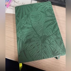 Passion Planner - Undated - Sagebrush Green